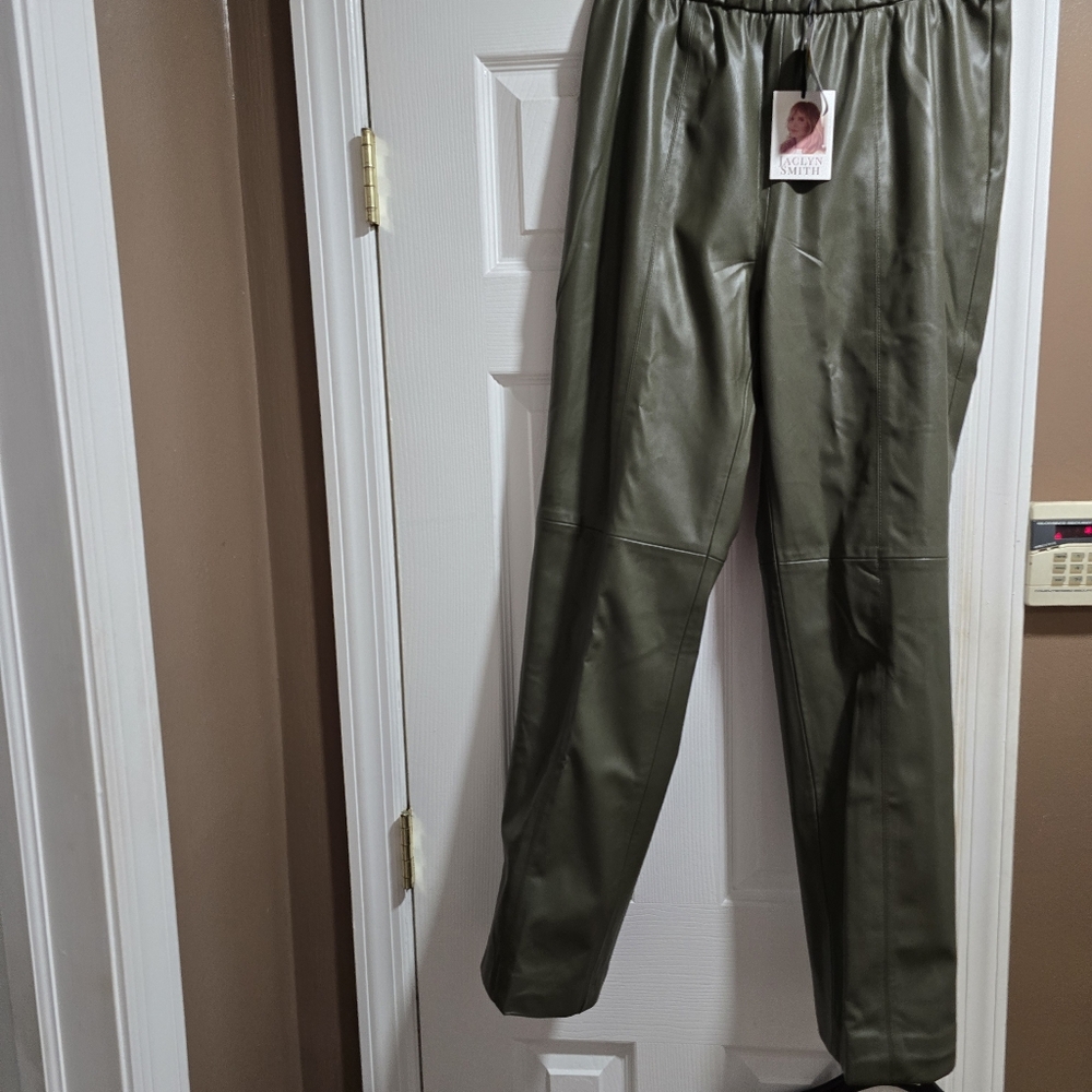 Nwt Gorgeous Pants Olive Size L